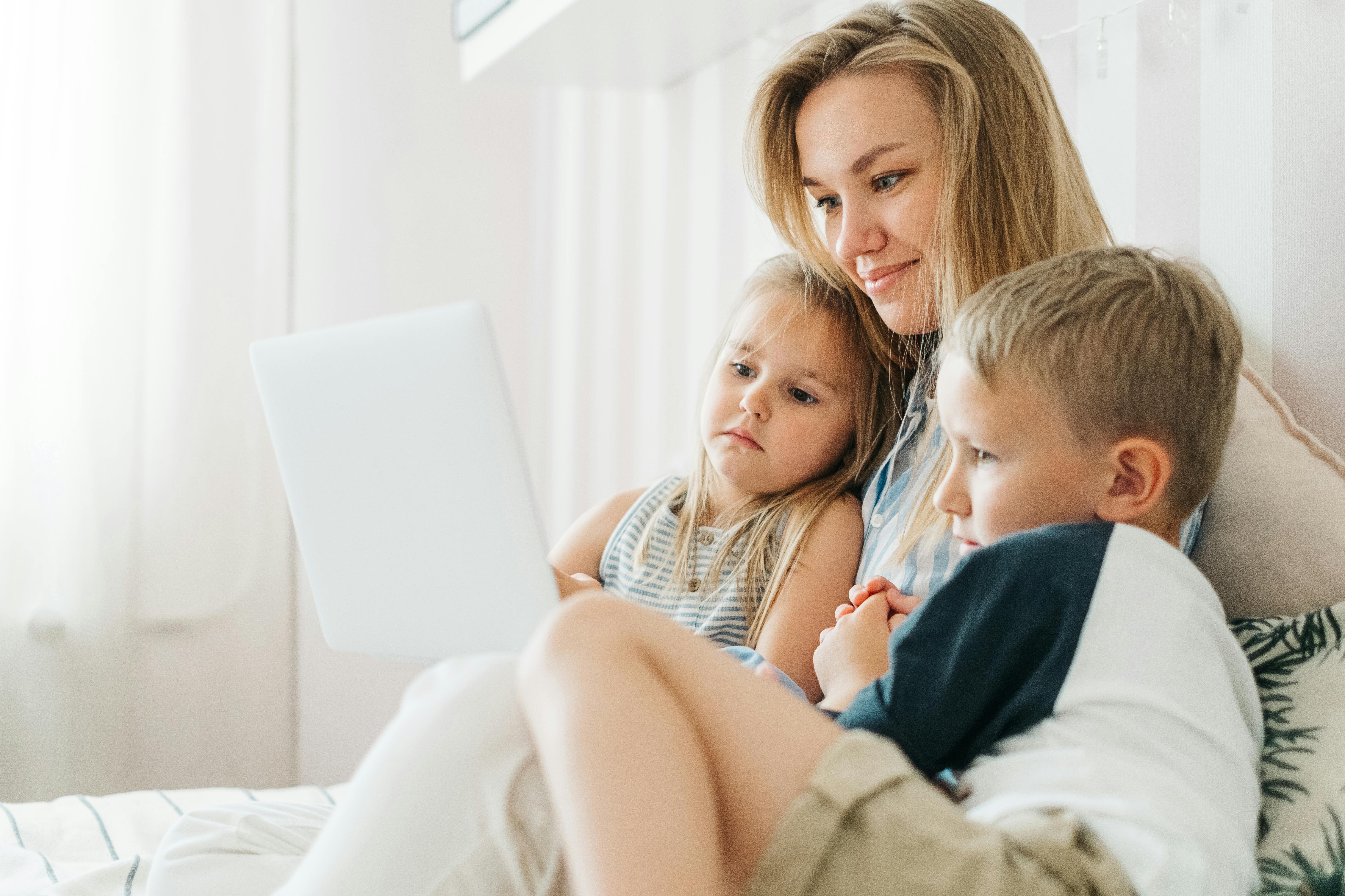 Early elementary students learning basic online safety